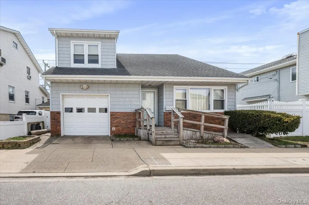 806 E Chester Street Long Beach NY 11561