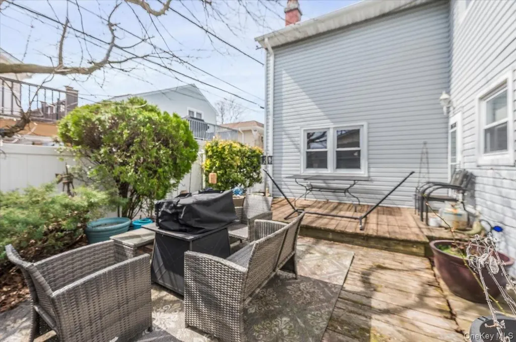 806 E Chester Street Long Beach NY 11561