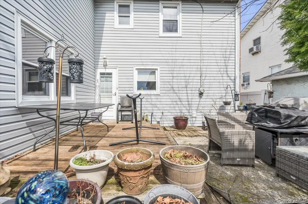 806 E Chester Street Long Beach NY 11561