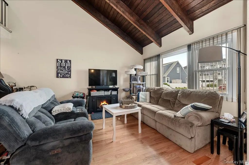806 E Chester Street Long Beach NY 11561