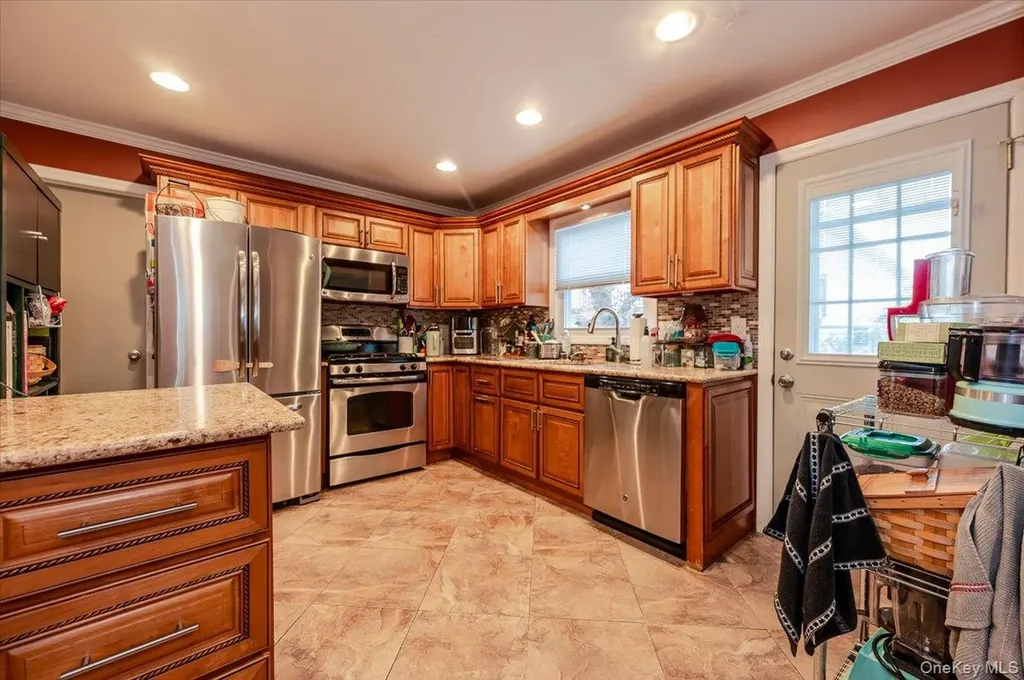 806 E Chester Street Long Beach NY 11561
