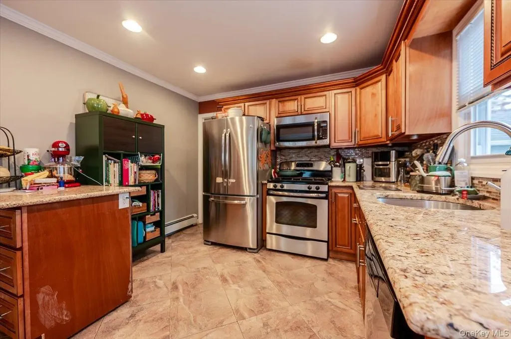 806 E Chester Street Long Beach NY 11561