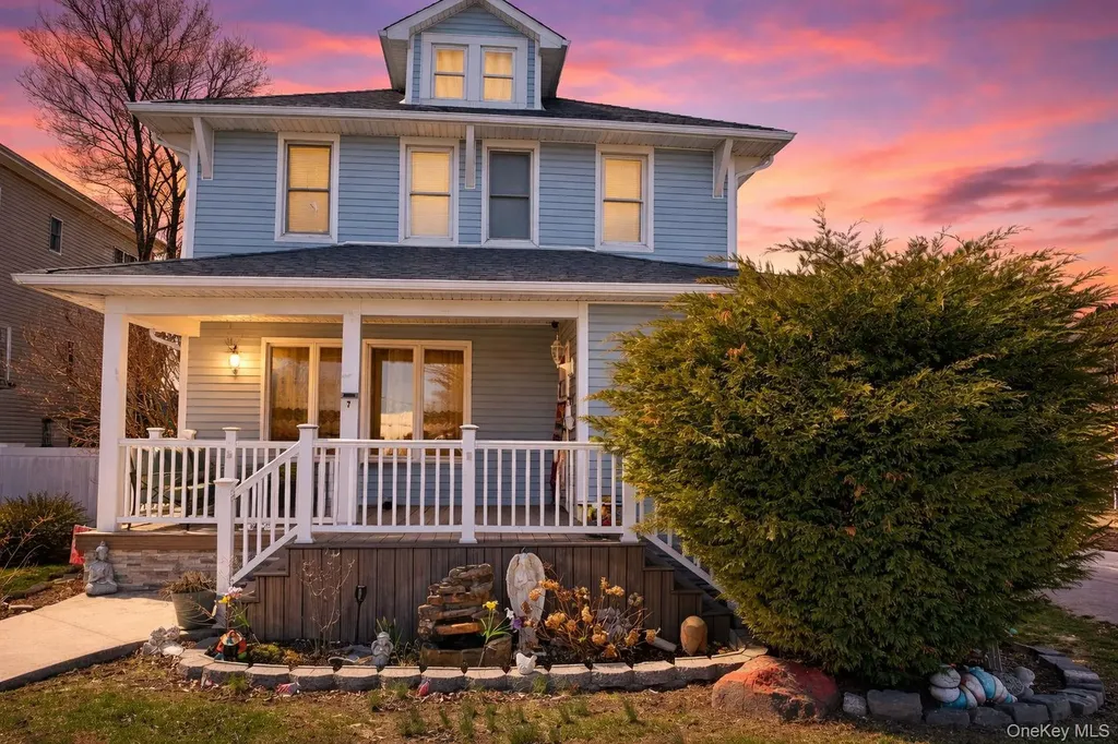 7 Meyer Avenue Lawrence NY 11559