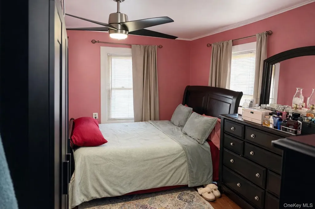7 Meyer Avenue Lawrence NY 11559
