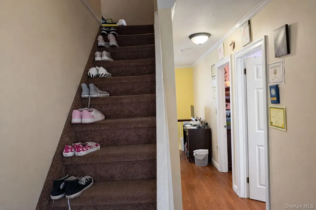 7 Meyer Avenue Lawrence NY 11559