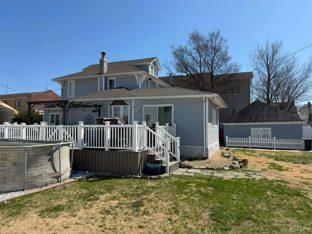 7 Meyer Avenue Lawrence NY 11559