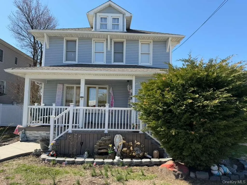 7 Meyer Avenue Lawrence NY 11559