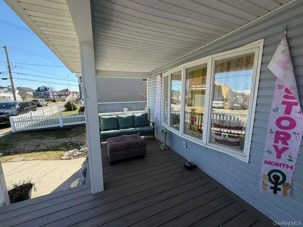 7 Meyer Avenue Lawrence NY 11559