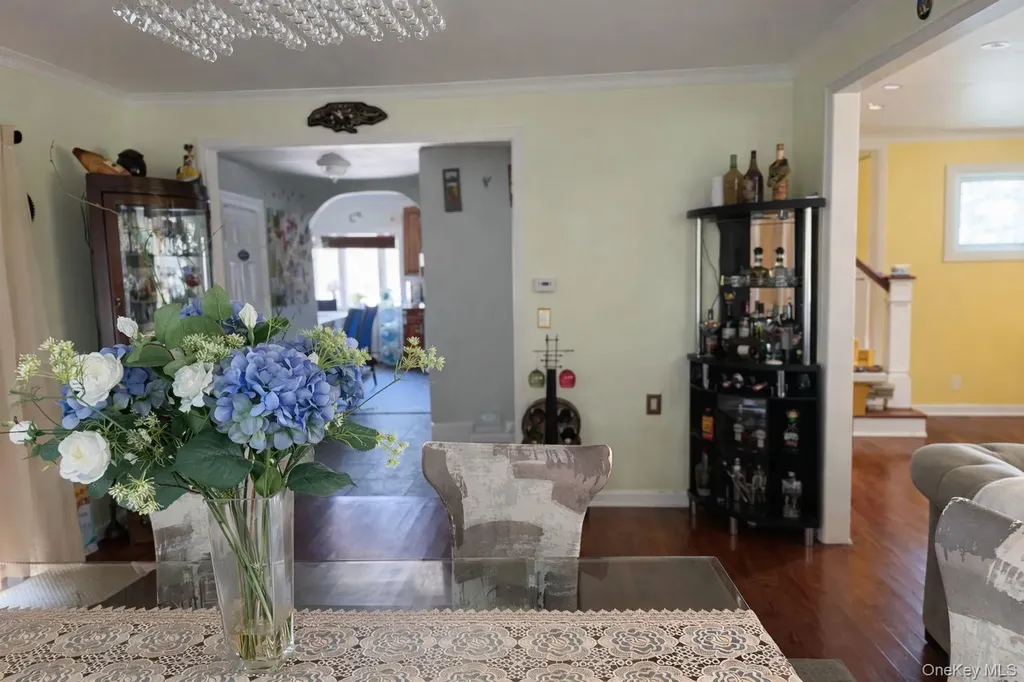 7 Meyer Avenue Lawrence NY 11559