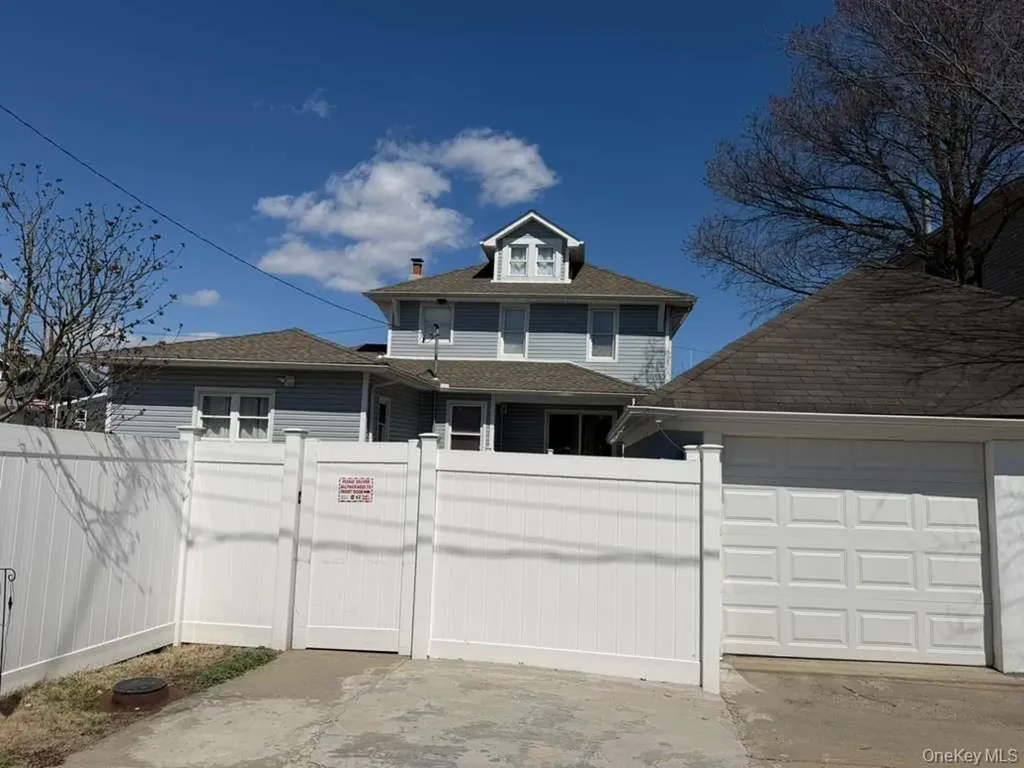 7 Meyer Avenue Lawrence NY 11559