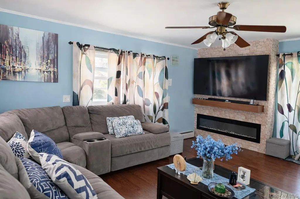 7 Meyer Avenue Lawrence NY 11559