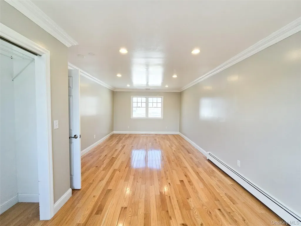 34 Arch Lane Hicksville NY 11801