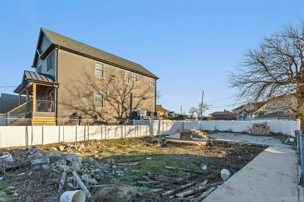3 South Avenue Lawrence NY 11559