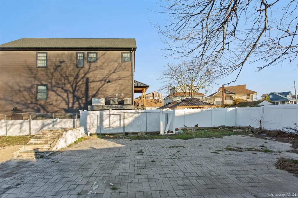 3 South Avenue Lawrence NY 11559