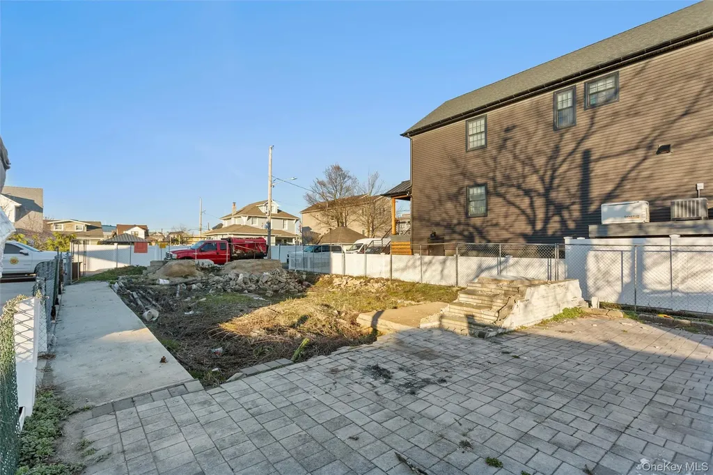 3 South Avenue Lawrence NY 11559