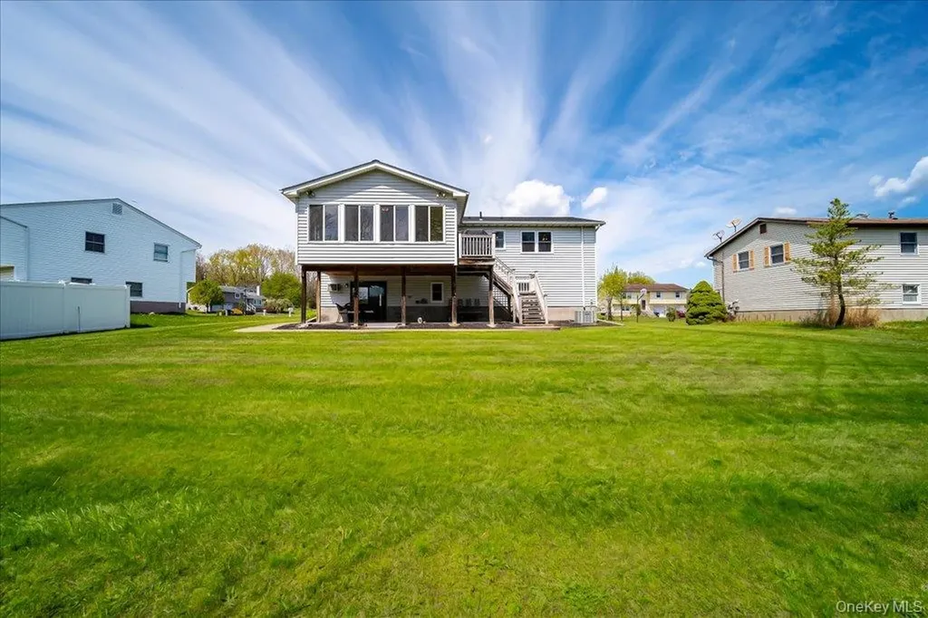 84 Guernsey Drive New Windsor NY 12553