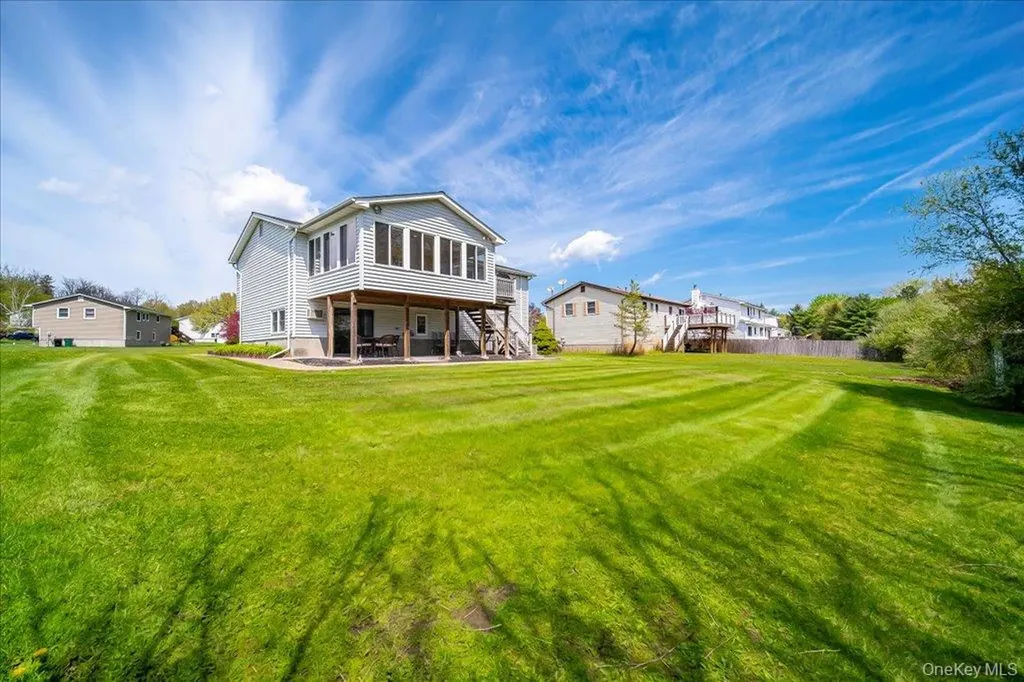 84 Guernsey Drive New Windsor NY 12553