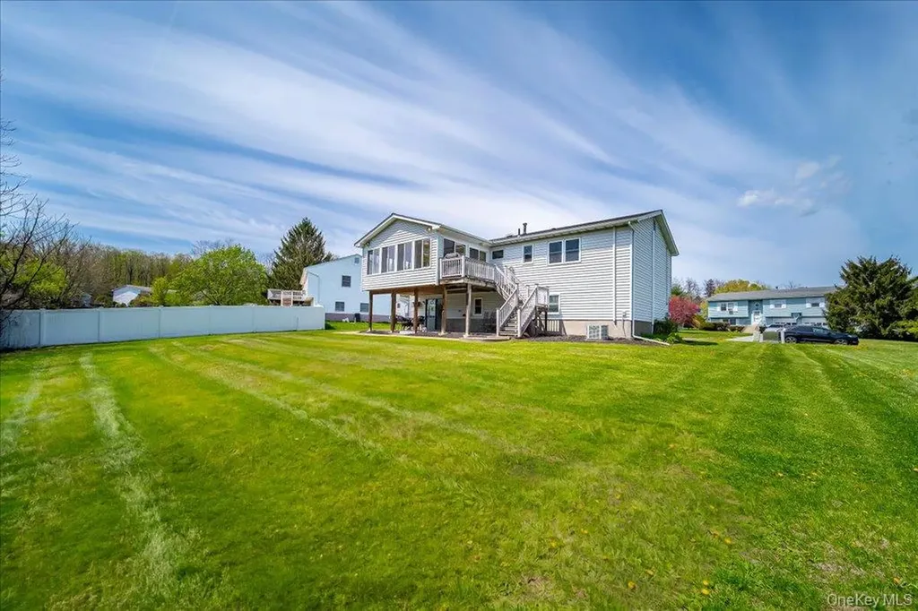 84 Guernsey Drive New Windsor NY 12553