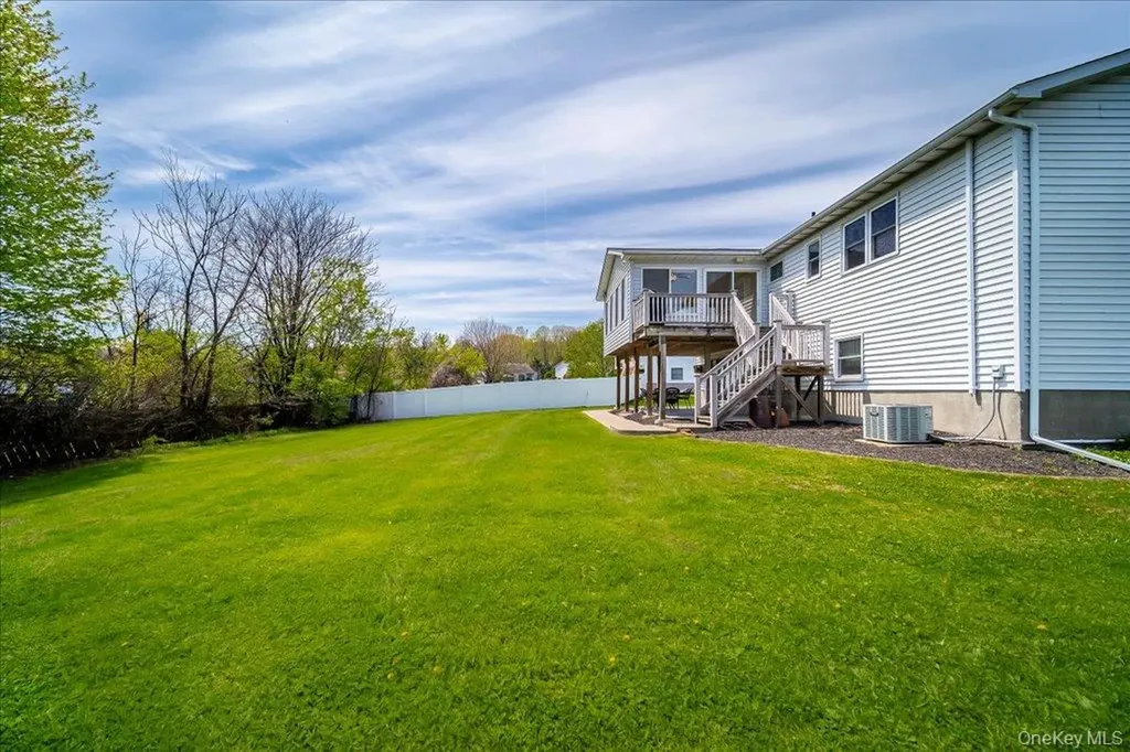 84 Guernsey Drive New Windsor NY 12553
