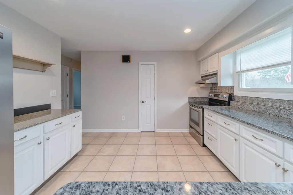 37 Spaulding Lane Saugerties NY 12477