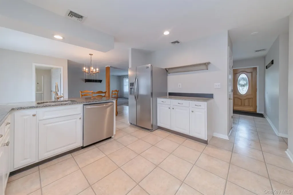 37 Spaulding Lane Saugerties NY 12477