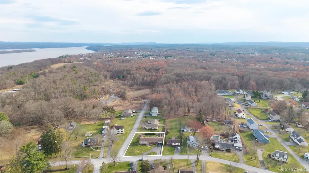 37 Spaulding Lane Saugerties NY 12477