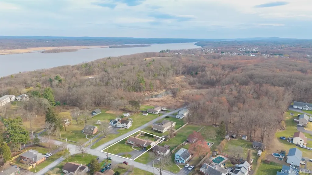 37 Spaulding Lane Saugerties NY 12477