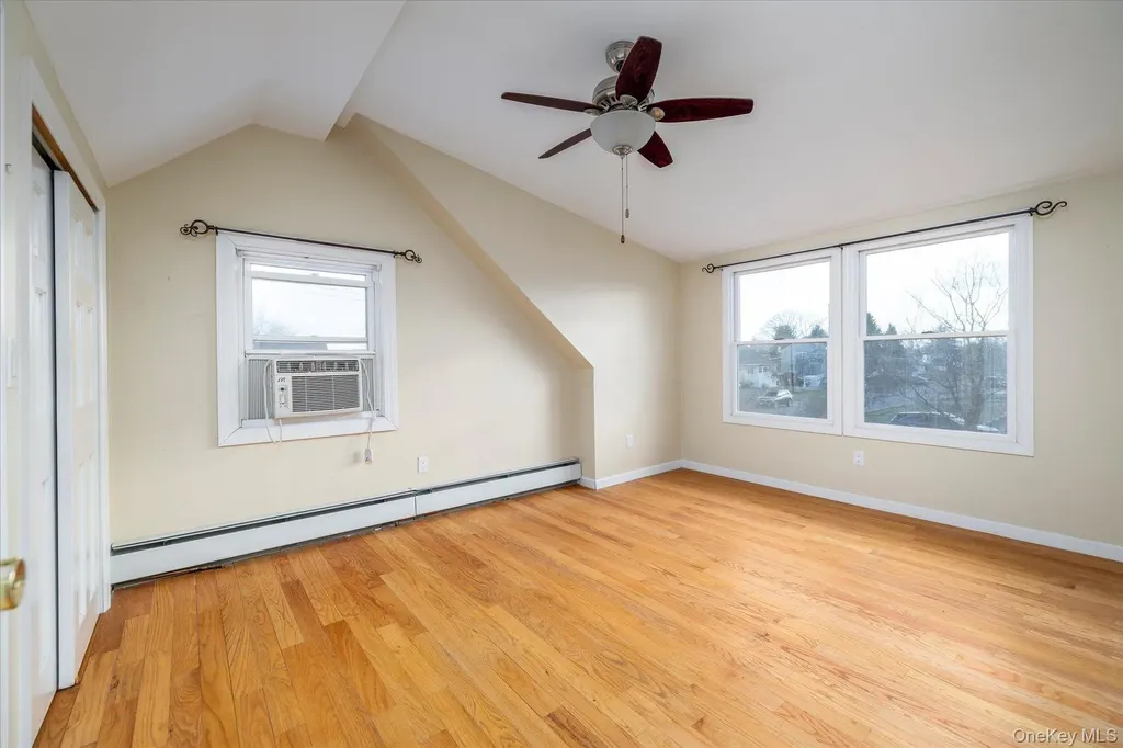 1558 9th Street West Babylon NY 11704