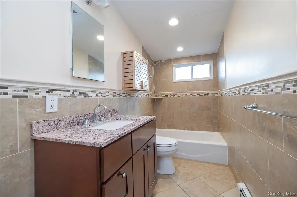 1558 9th Street West Babylon NY 11704