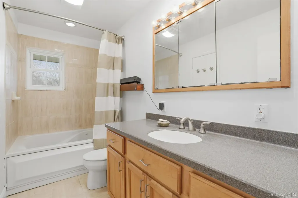 227 Lakeside Road Newburgh NY 12550