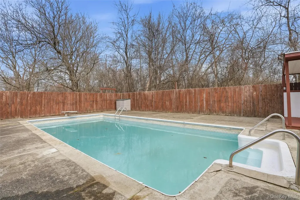 227 Lakeside Road Newburgh NY 12550