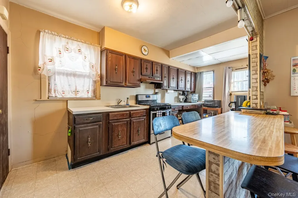 1588 Hone Avenue Bronx NY 10461