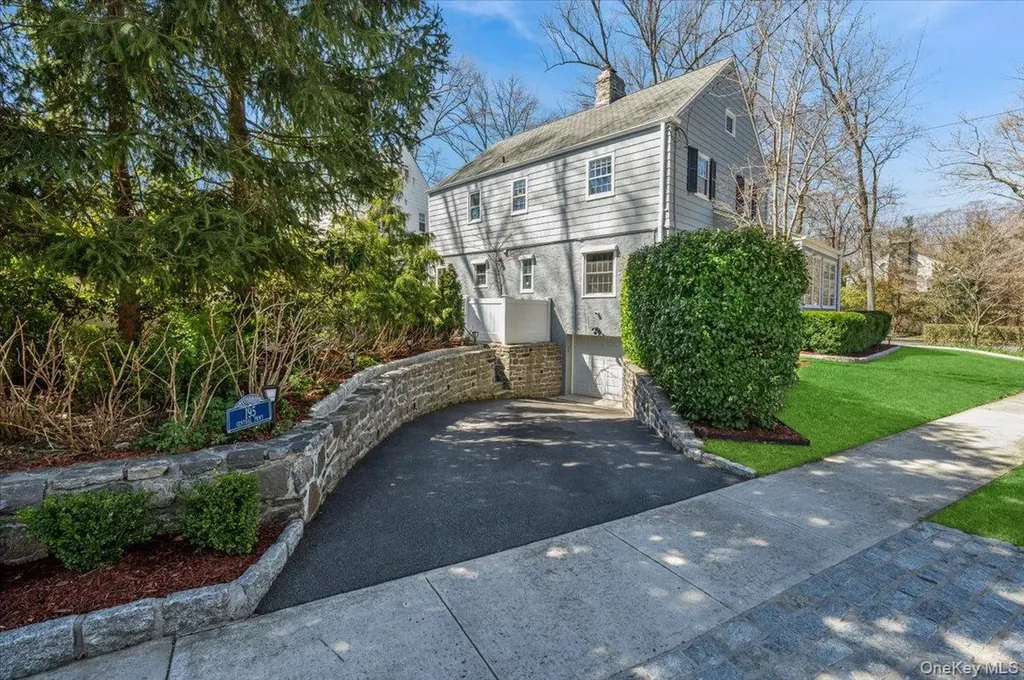 195 Central Parkway Mount Vernon NY 10552