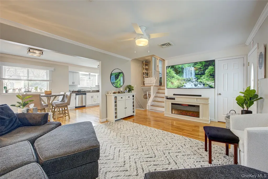 4 David Drive Farmingdale NY 11735