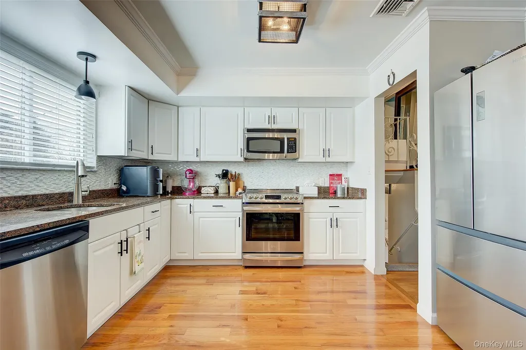 4 David Drive Farmingdale NY 11735