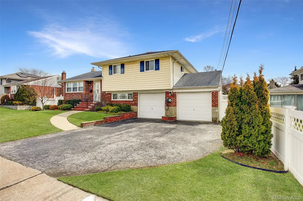 4 David Drive Farmingdale NY 11735