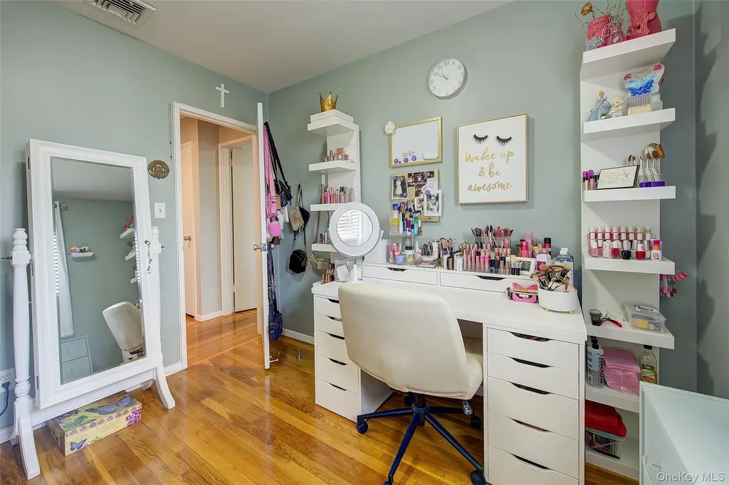 4 David Drive Farmingdale NY 11735