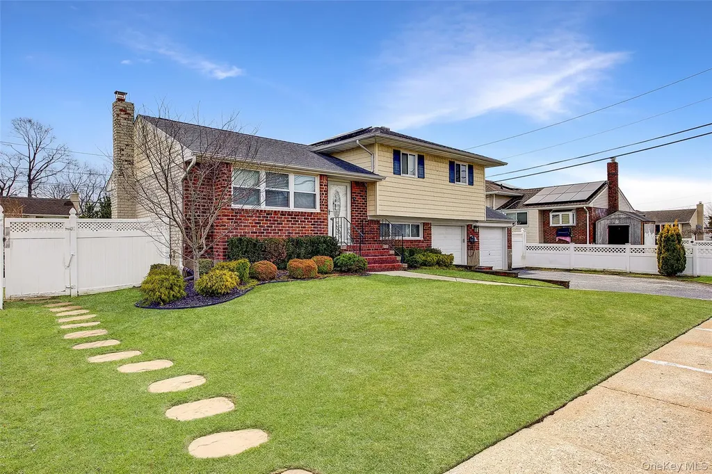 4 David Drive Farmingdale NY 11735