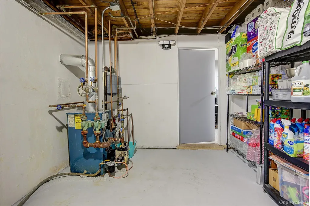 4 David Drive Farmingdale NY 11735