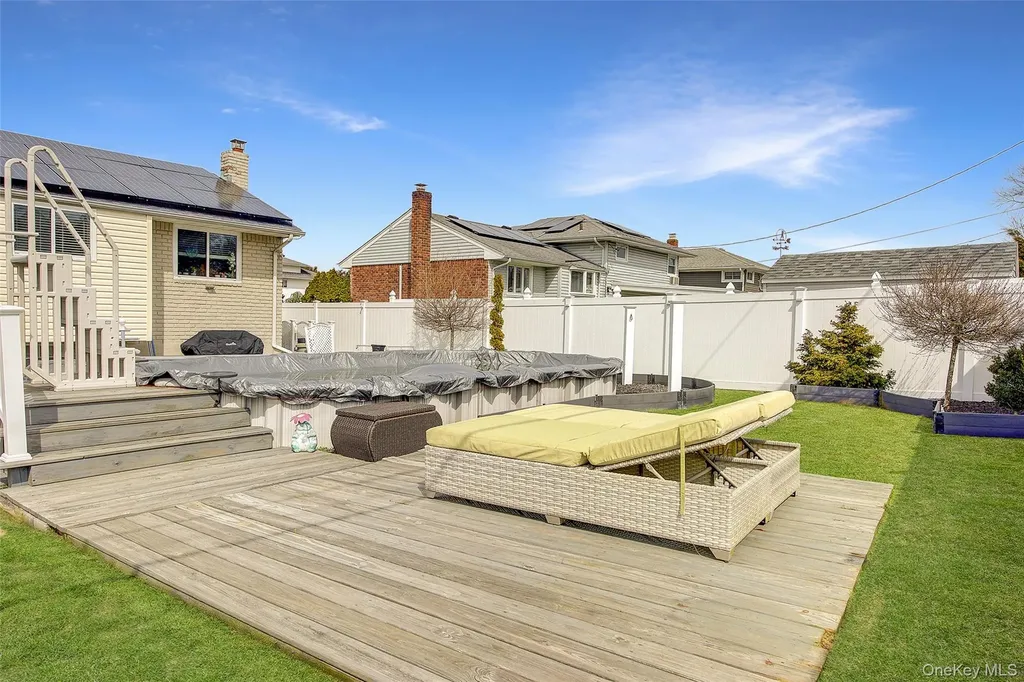 4 David Drive Farmingdale NY 11735
