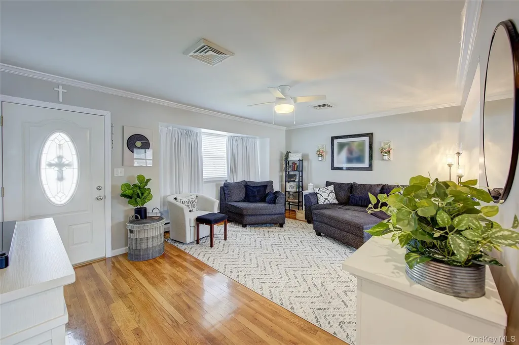 4 David Drive Farmingdale NY 11735