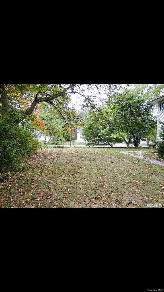91 Putnam Avenue West Babylon NY 11704