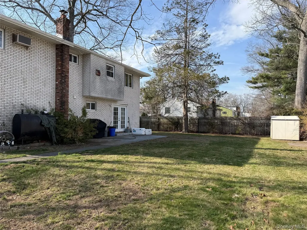 91 Putnam Avenue West Babylon NY 11704