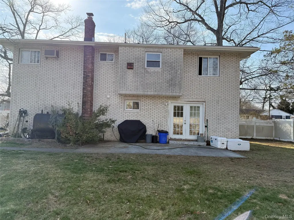 91 Putnam Avenue West Babylon NY 11704
