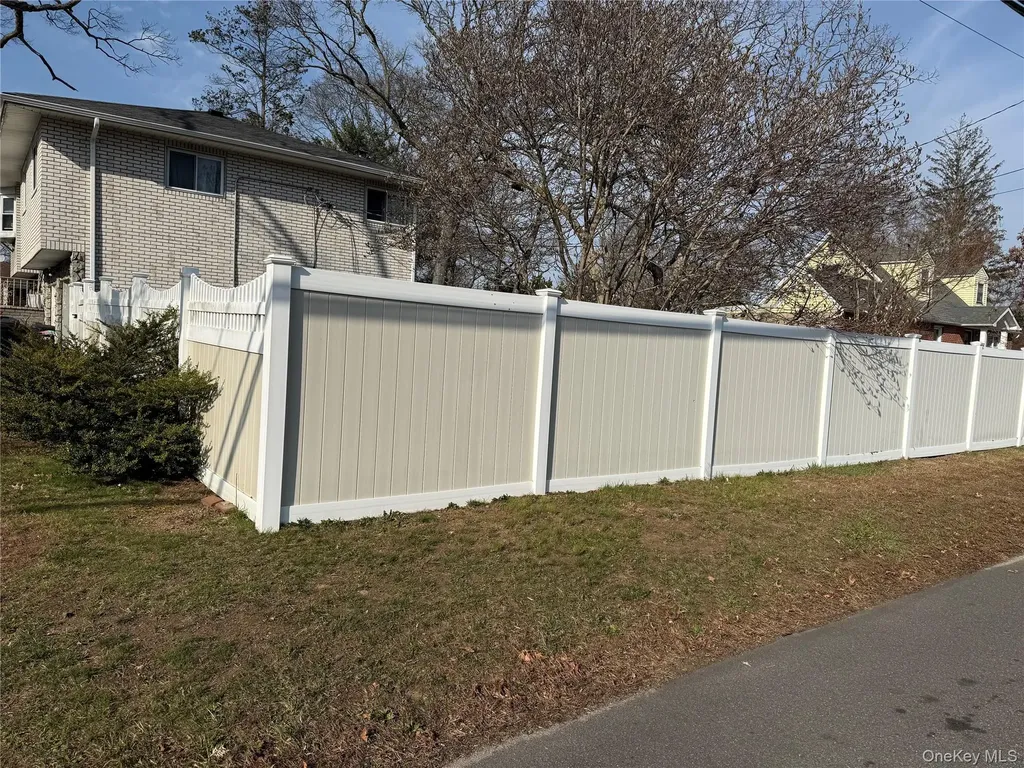 91 Putnam Avenue West Babylon NY 11704