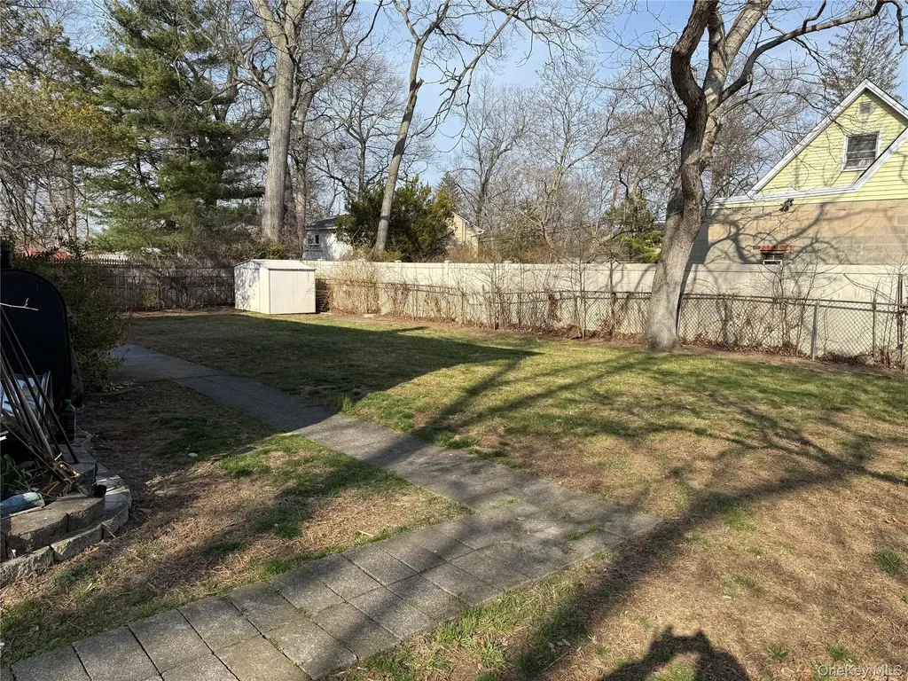 91 Putnam Avenue West Babylon NY 11704