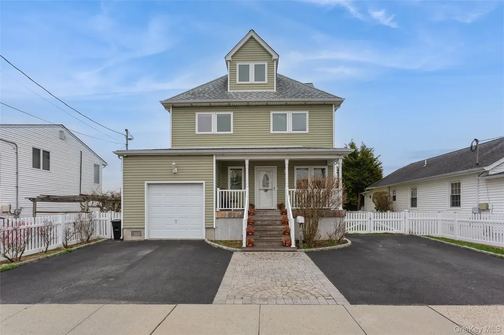 271 Arthur Street Freeport NY 11520
