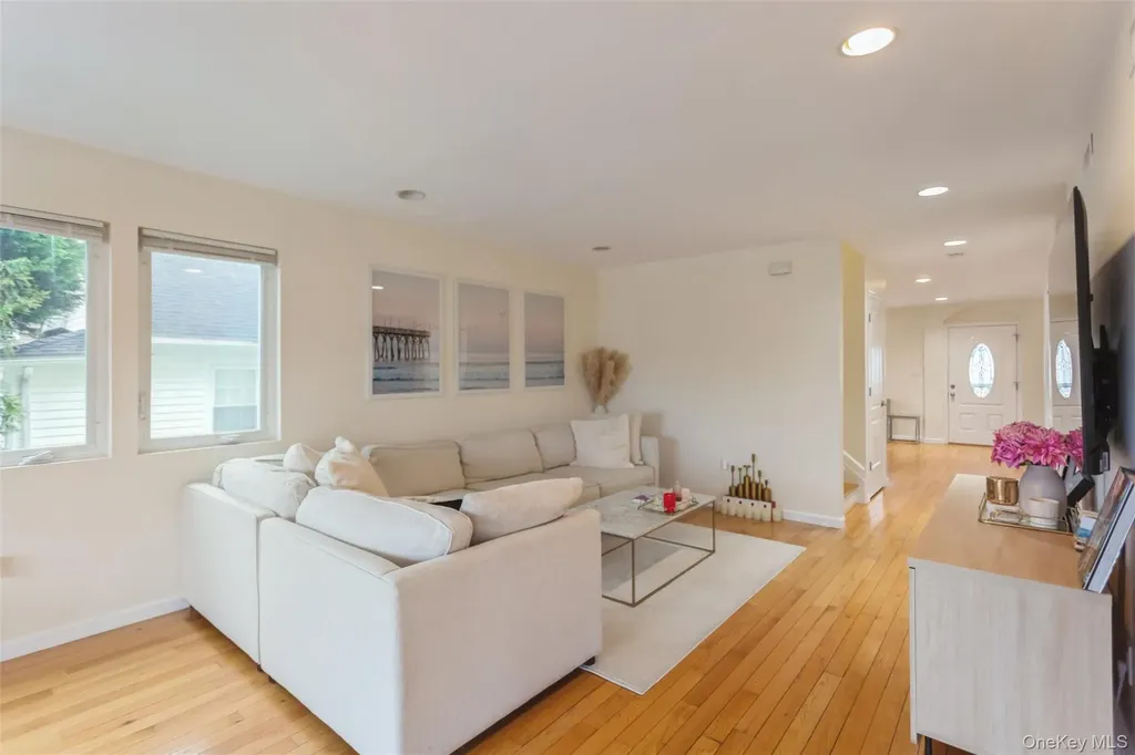 271 Arthur Street Freeport NY 11520