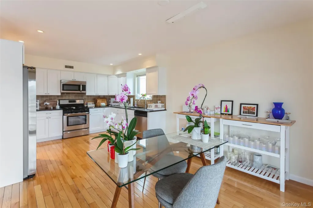 271 Arthur Street Freeport NY 11520