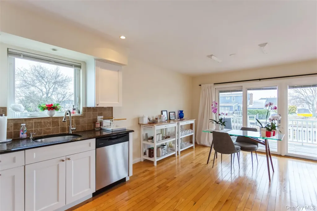 271 Arthur Street Freeport NY 11520